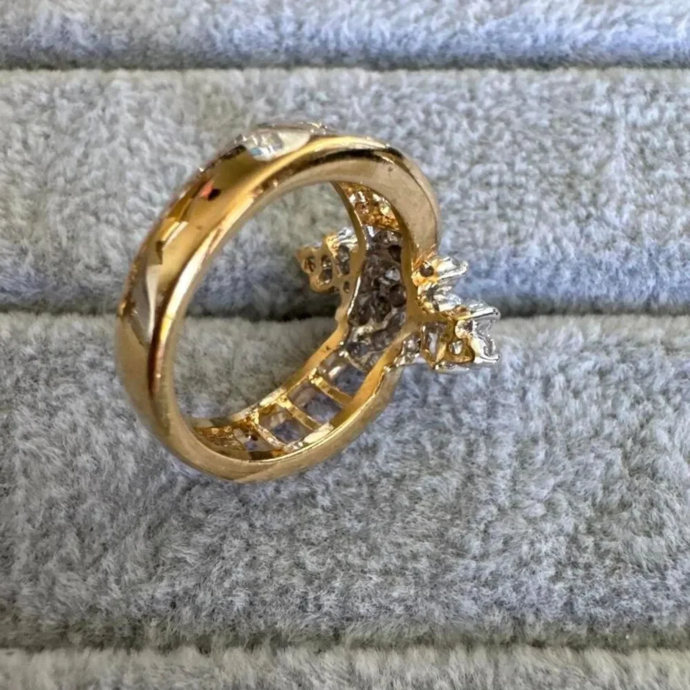 Unbranded Women's White and Gold Jewellery